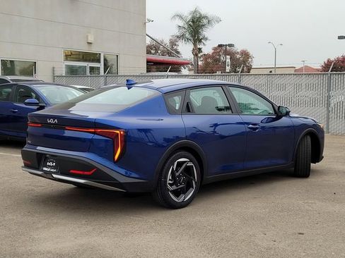 New 2025 Kia K4 EX image 5