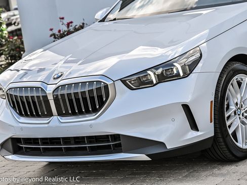 Used 2024 BMW 530i xDrive image 5