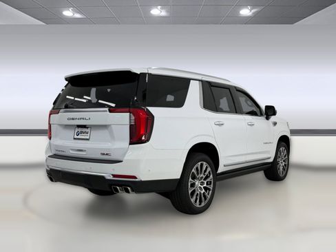 Used 2025 GMC Yukon Denali w/ Denali Reserve Package AWD/4WD image 9