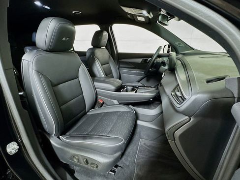 Used 2025 Buick Enclave Sport Touring FWD image 28