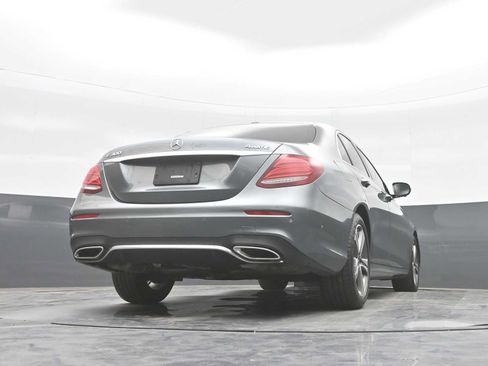 Used 2019 Mercedes-Benz E 300 4MATIC image 35