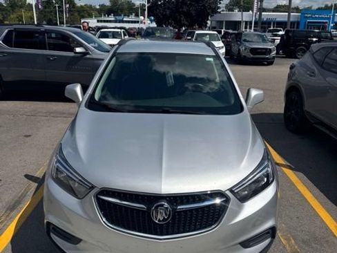 Used 2020 Buick Encore Preferred FWD image 2