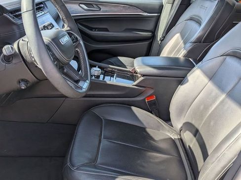 Certified 2023 Jeep Grand Cherokee Overland image 12