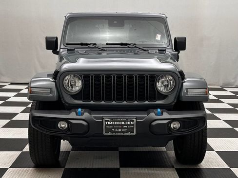 Certified 2024 Jeep Wrangler Unlimited AWD/4WD image 3