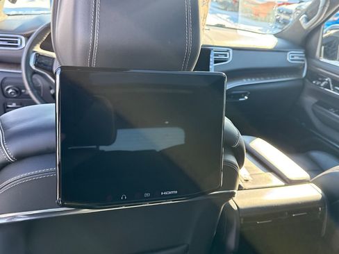 Used 2024 Jeep Grand Wagoneer Series II w/ Convenience Group III image 19