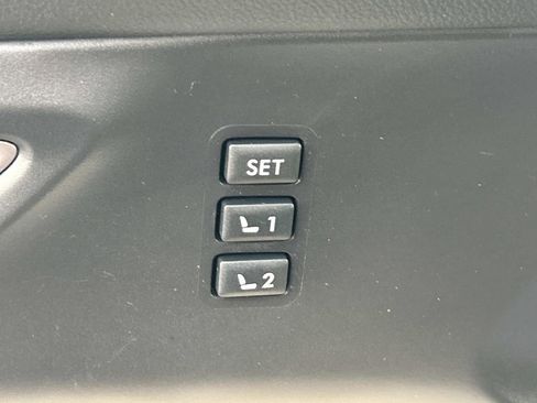 Used 2023 Subaru Ascent Limited w/ Technology Package AWD/4WD image 27
