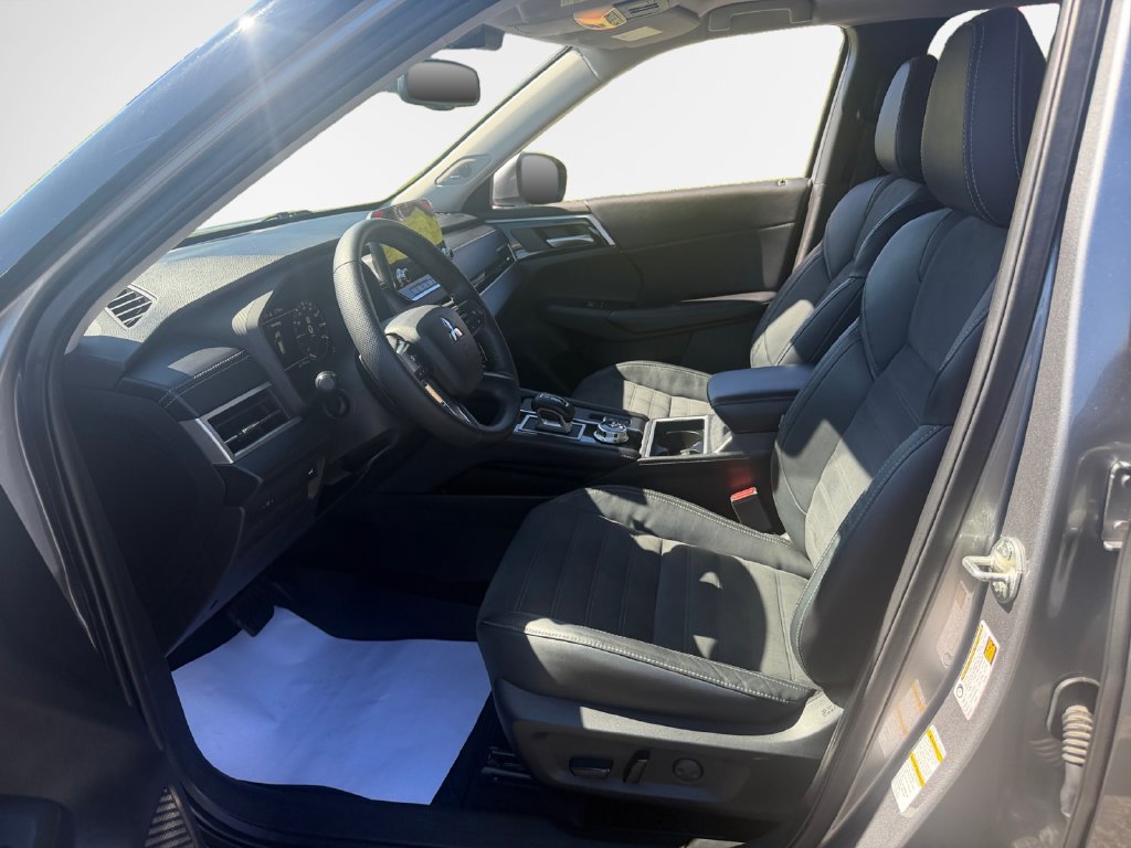Used 2022 Mitsubishi Outlander SE AWD/4WD image 12