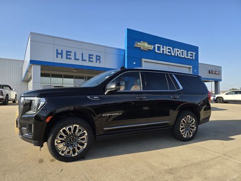 Used 2023 GMC Yukon Denali Ultimate AWD/4WD image 3