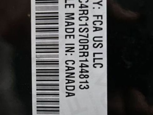 Used 2024 Chrysler Pacifica Select image 28