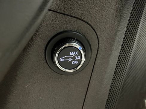 Certified 2021 GMC Acadia Denali w/ Denali Technology Package image 38