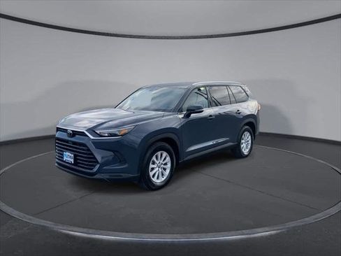 Certified 2025 Toyota Grand Highlander XLE image 4