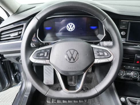 Used 2024 Volkswagen Jetta SE FWD image 12