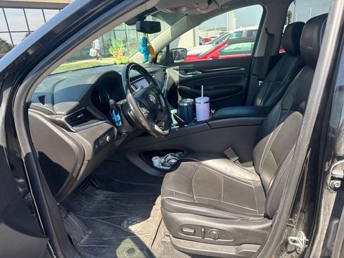 Used 2019 Buick Enclave Avenir w/ Avenir Technology Package AWD/4WD image 3