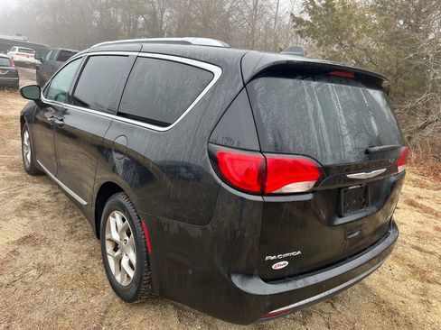 Used 2017 Chrysler Pacifica Limited w/ UConnect Theater Package image 11