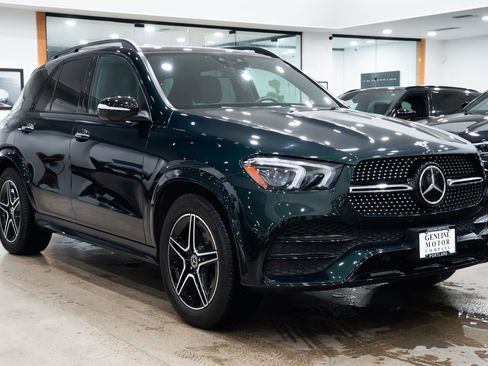 Used 2021 Mercedes-Benz GLE 350 4MATIC w/ AMG Line Exterior image 2