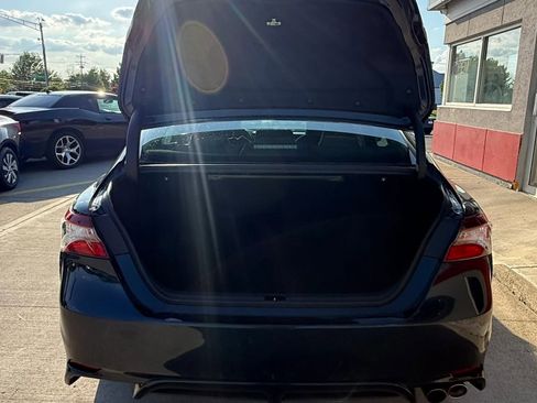 Used 2021 Toyota Camry SE FWD image 17