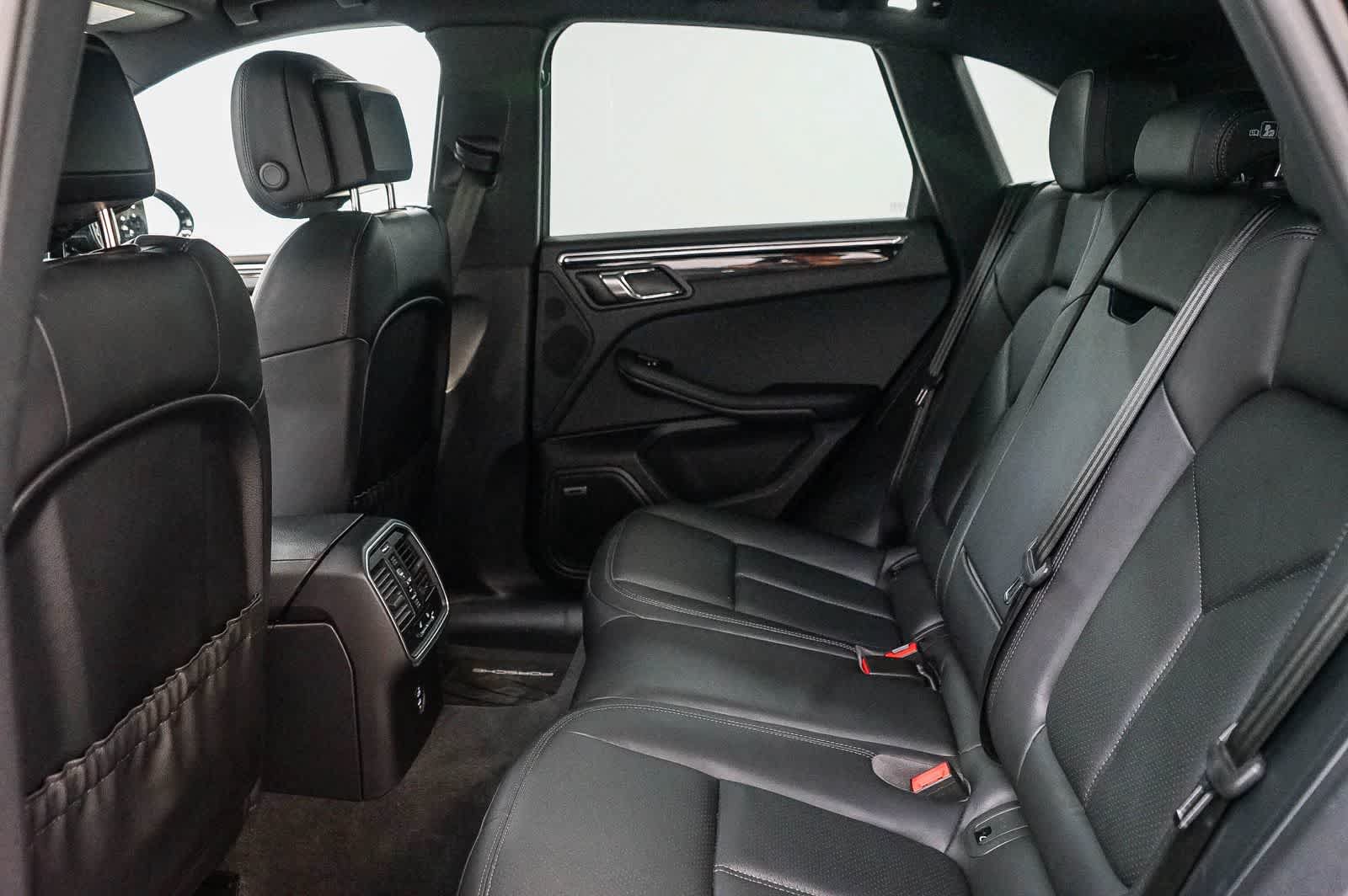 Certified 2026 Porsche Macan S AWD/4WD image 24