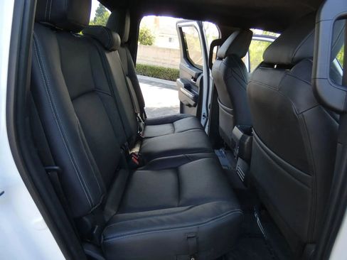 Used 2025 Toyota Tacoma TRD Sport image 40