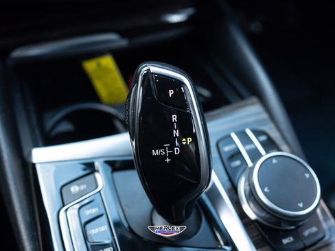 Used 2018 BMW 530e w/ Premium Package 2 RWD image 36