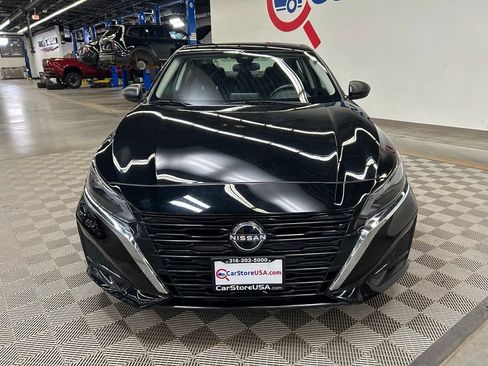 Used 2025 Nissan Altima 2.5 SV FWD image 4