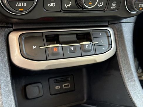 Used 2023 GMC Acadia Denali image 15