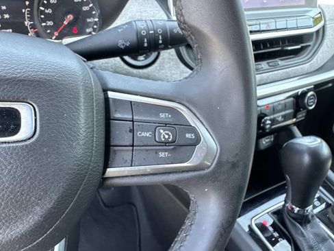 Used 2024 Jeep Compass Latitude AWD/4WD image 29