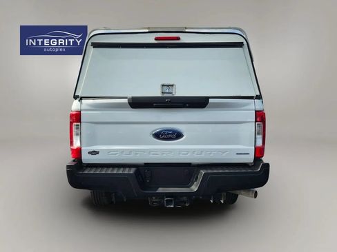 Used 2019 Ford F250 XL AWD/4WD image 4