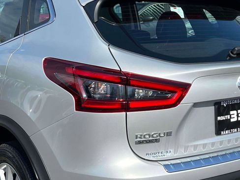 Used 2022 Nissan Rogue Sport SV w/ Technology Package AWD/4WD image 8