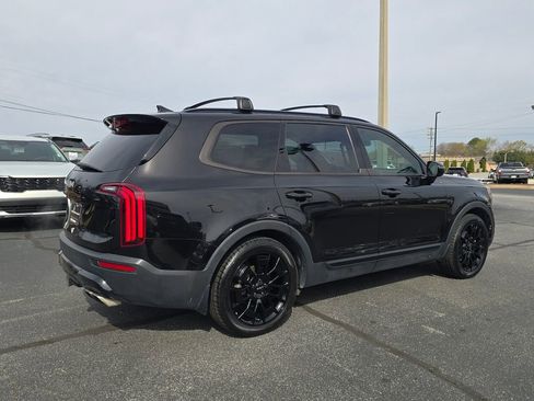 Used 2022 Kia Telluride SX w/ SX Prestige Package image 3