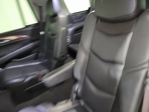 Used 2015 Cadillac Escalade Premium image 56