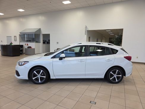 Used 2023 Subaru Impreza Premium image 2