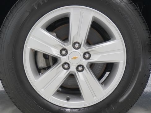 Used 2020 Chevrolet Trax LT w/ LT Convenience Package image 23