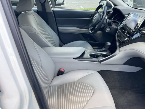 Used 2021 Toyota Camry SE FWD image 25
