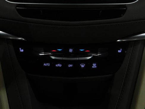 Used 2021 Cadillac XT5 Premium Luxury AWD/4WD image 41