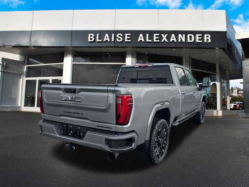 Used 2026 GMC Sierra 2500 Denali Ultimate AWD/4WD image 3