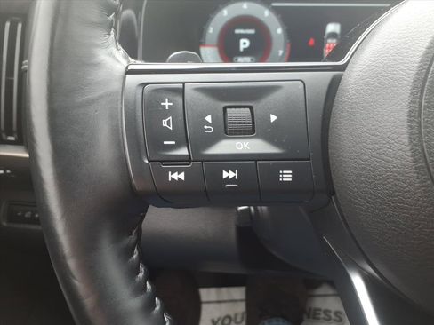 Used 2024 Nissan Pathfinder Platinum w/ Cargo Package image 21