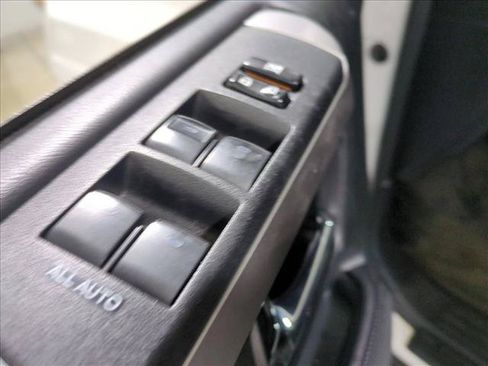 Used 2016 Toyota 4Runner SR5 RWD image 12