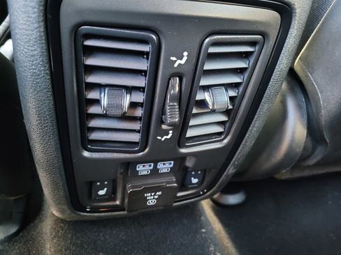 Used 2025 Dodge Durango GT image 12