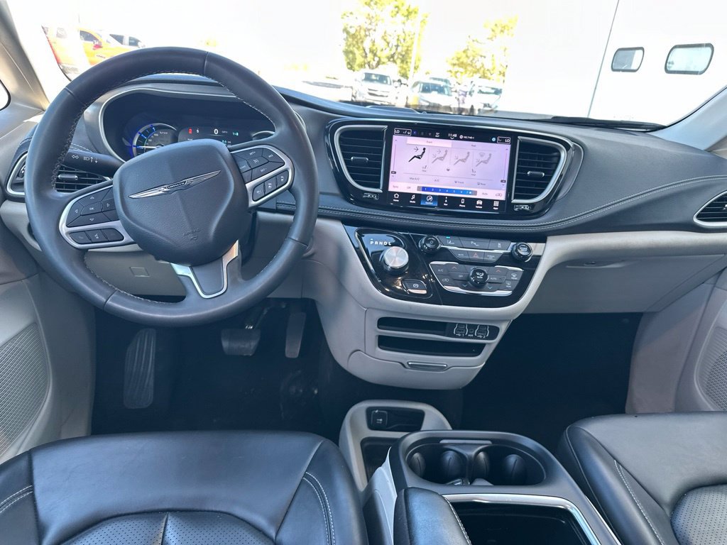 Used 2024 Chrysler Pacifica Limited FWD image 8