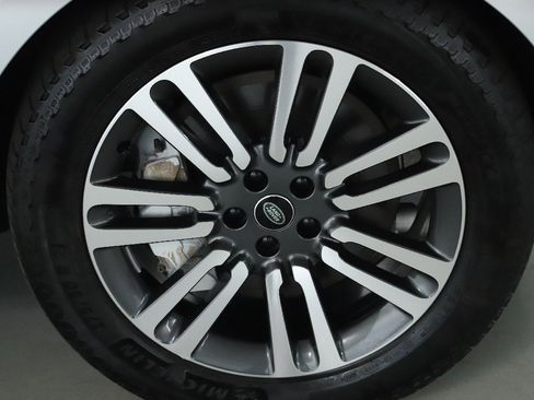 Used 2023 Land Rover Range Rover SE image 40