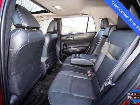 Used 2022 Toyota Corolla Cross XLE image 21