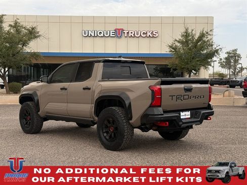 Used 2025 Toyota Tacoma TRD Pro AWD/4WD image 9