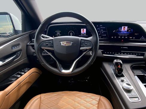 Used 2023 Cadillac Escalade ESV Premium Luxury AWD/4WD image 6