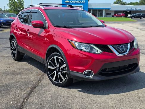 Used 2018 Nissan Rogue Sport SL FWD image 2