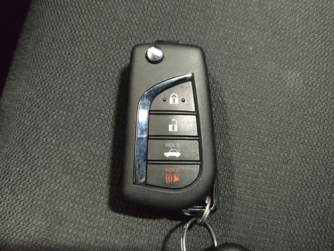 Used 2024 Toyota Corolla LE image 32