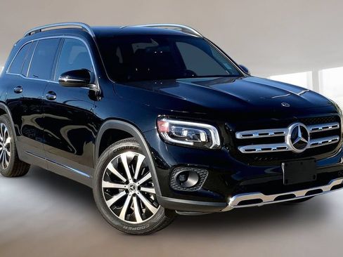 Used 2021 Mercedes-Benz GLB 250 4MATIC w/ Premium Package image 12
