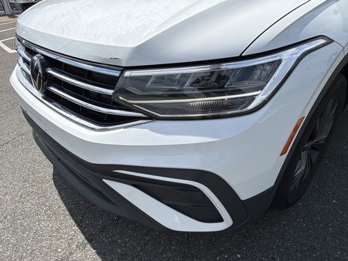 Certified 2024 Volkswagen Tiguan SE AWD/4WD image 9