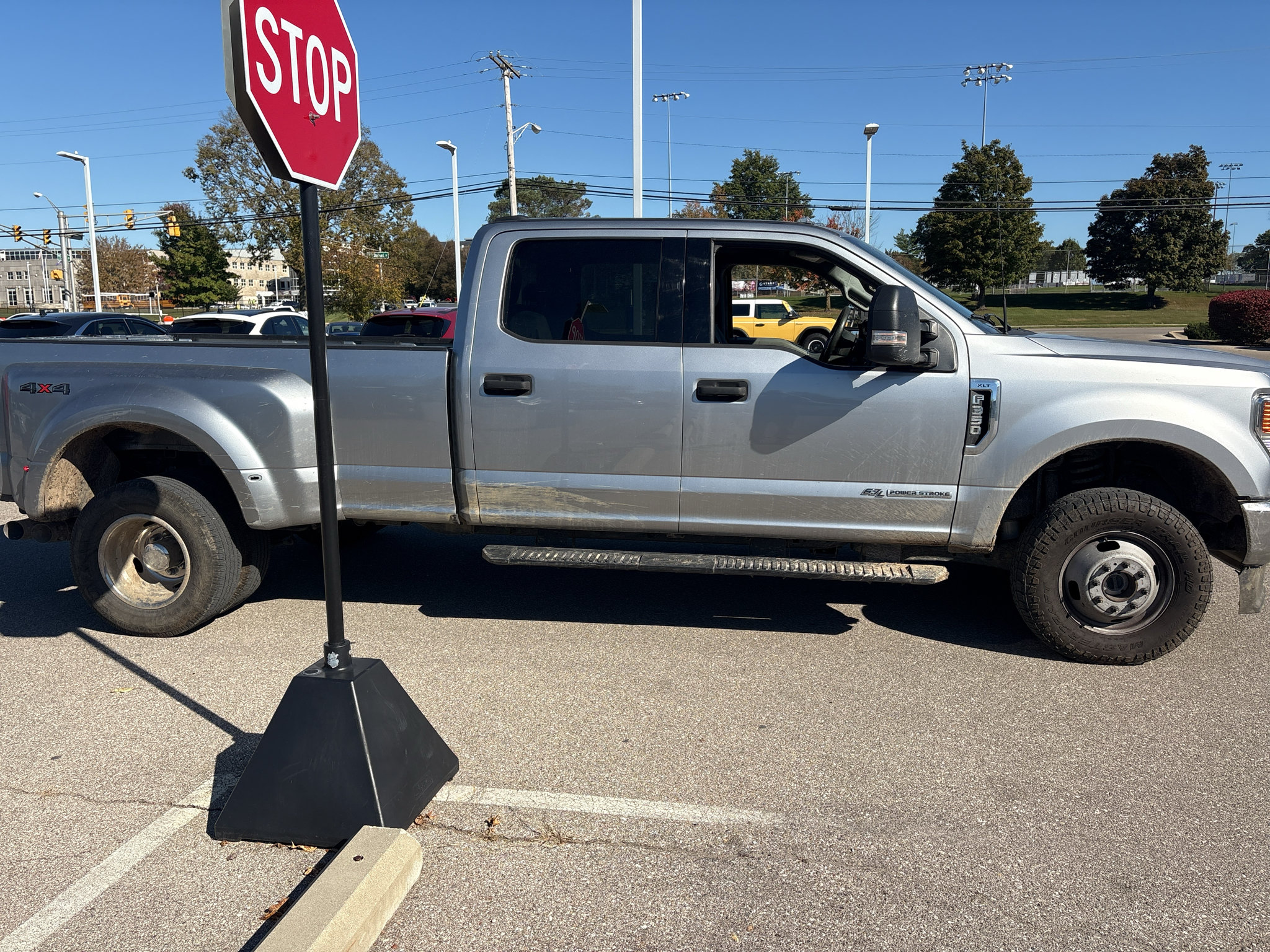 Used 2022 Ford F350 XLT AWD/4WD image 2