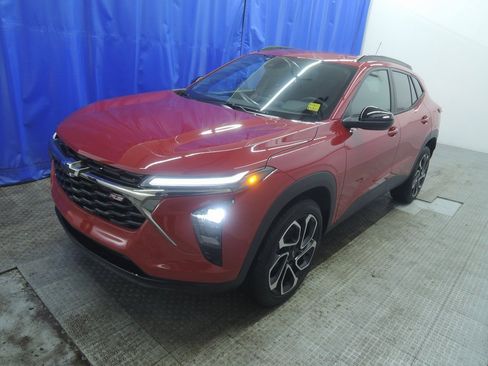 New 2026 Chevrolet Trax RS w/ Driver Confidence Package image 3