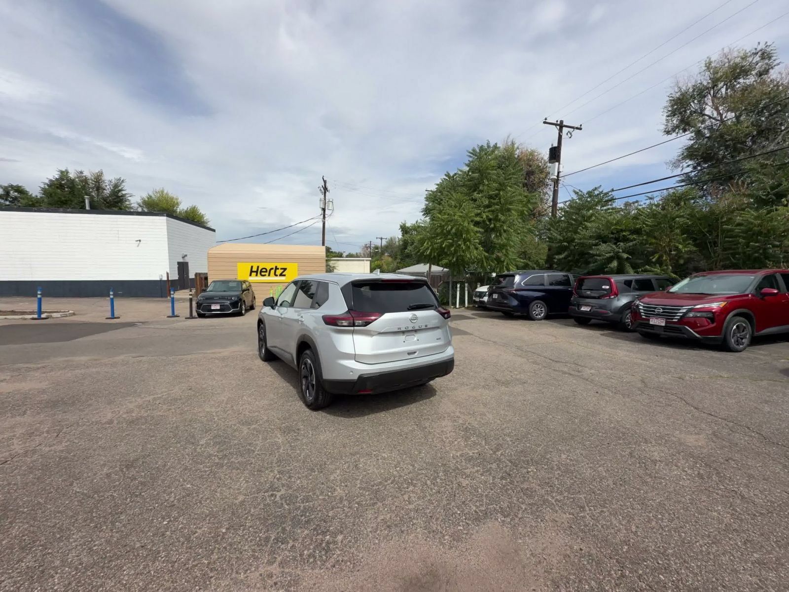 Used 2025 Nissan Rogue SV AWD/4WD image 12